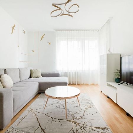 Modern Two-Bedroom Apartment With Free Parking Будапеща Екстериор снимка