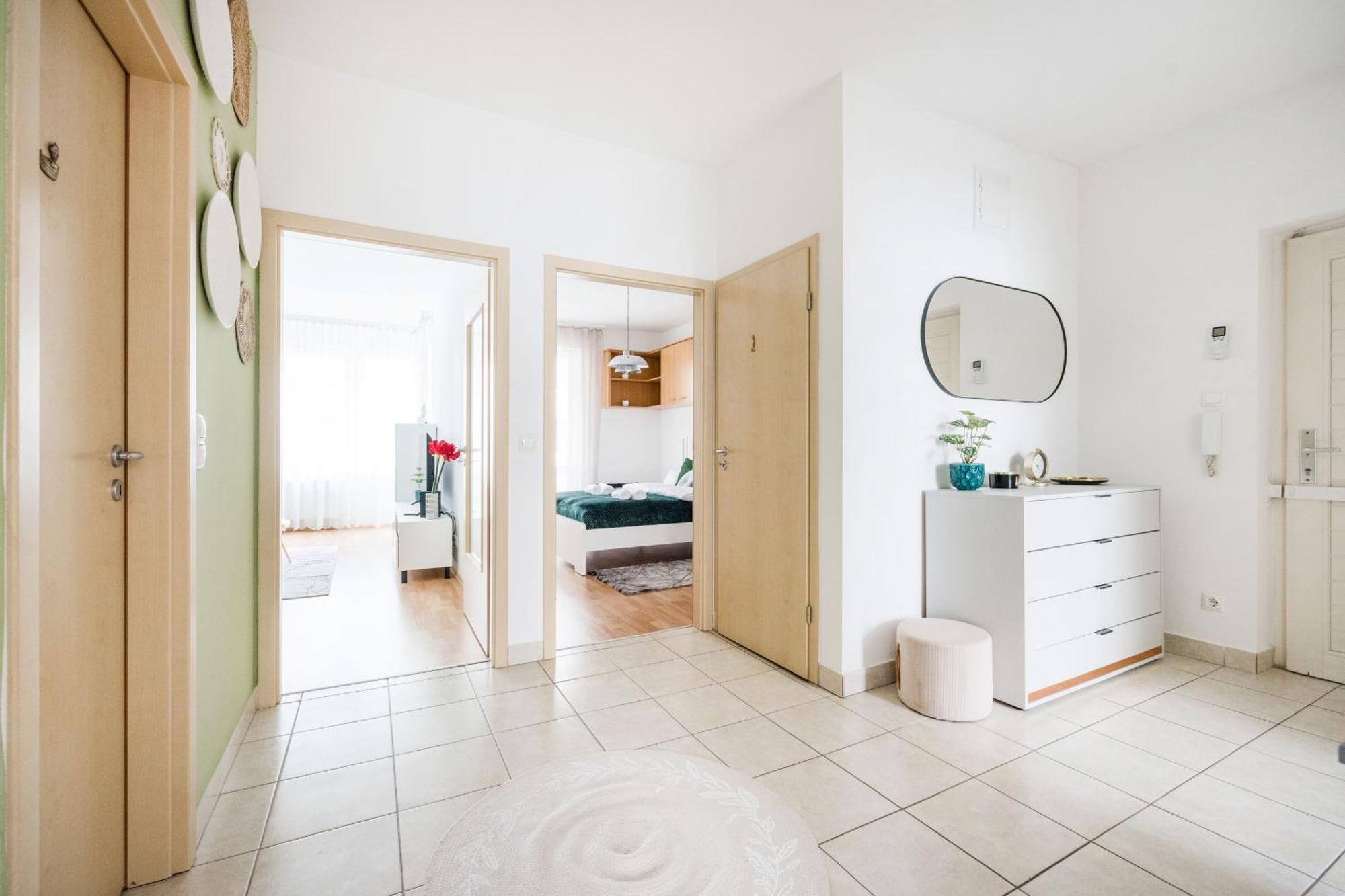 Modern Two-Bedroom Apartment With Free Parking Будапеща Екстериор снимка