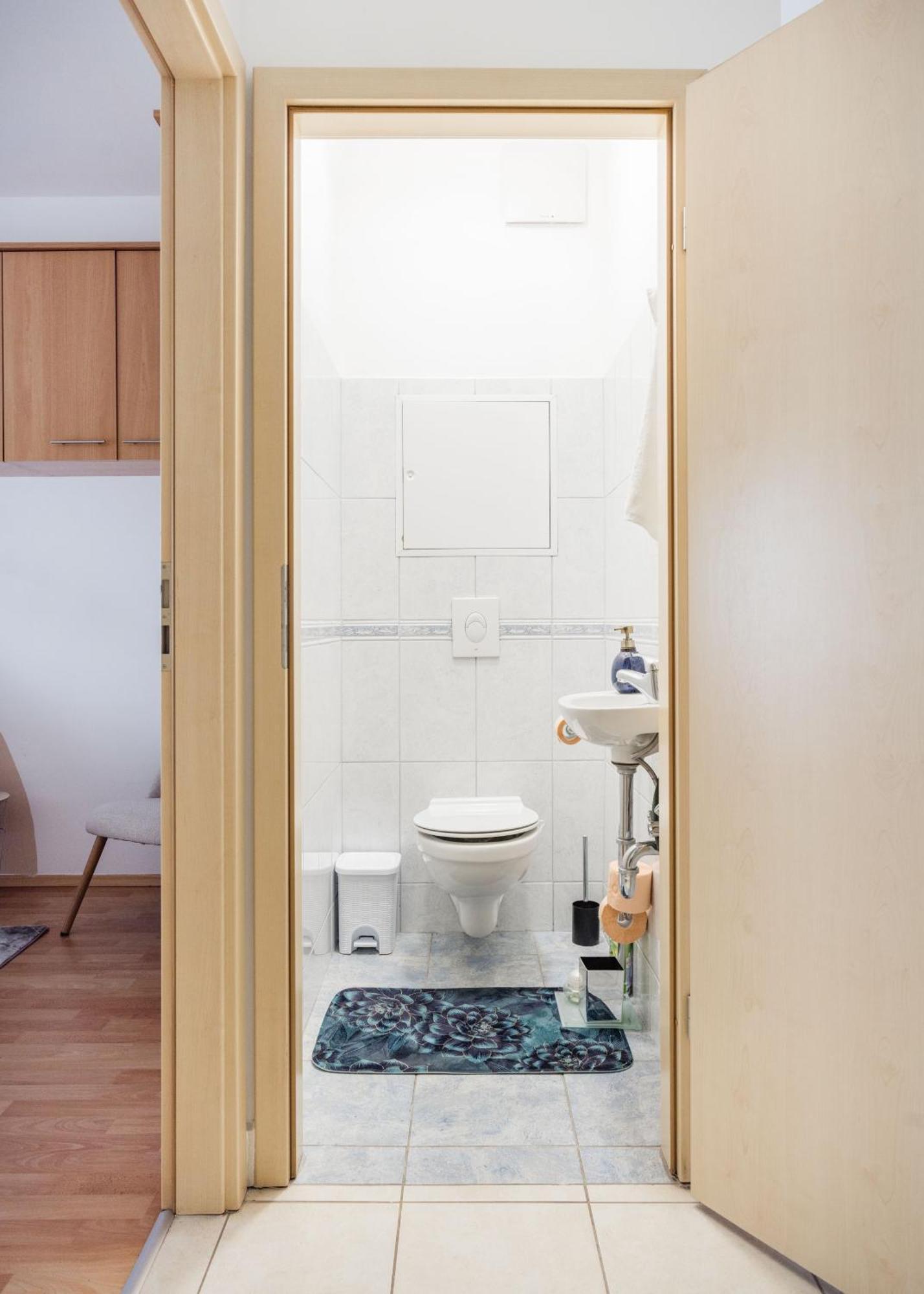 Modern Two-Bedroom Apartment With Free Parking Будапеща Екстериор снимка
